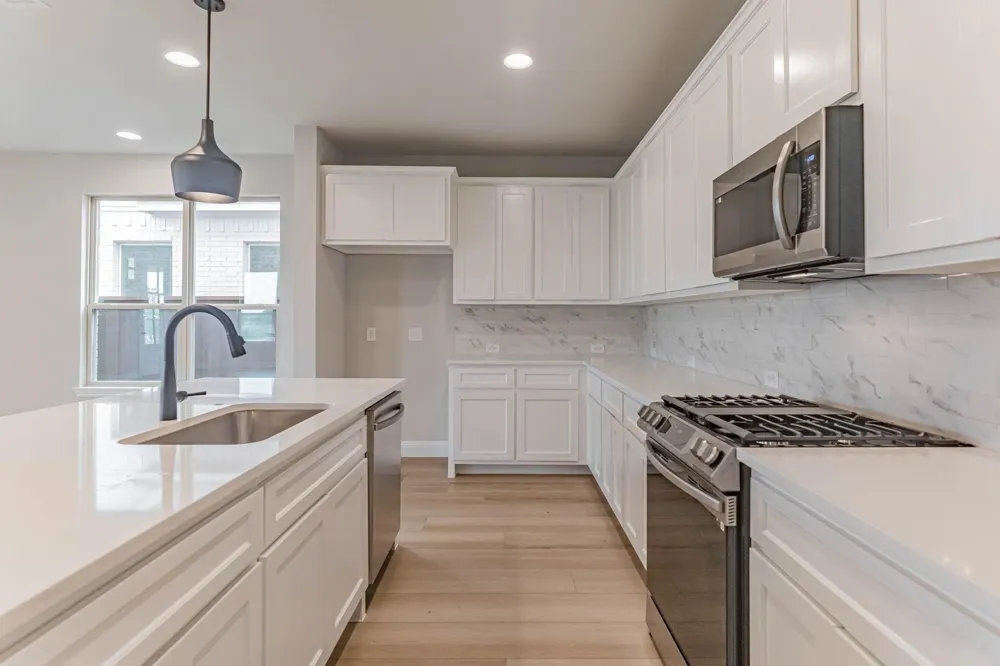 933 Carnation Drive Crowley, TX 76036