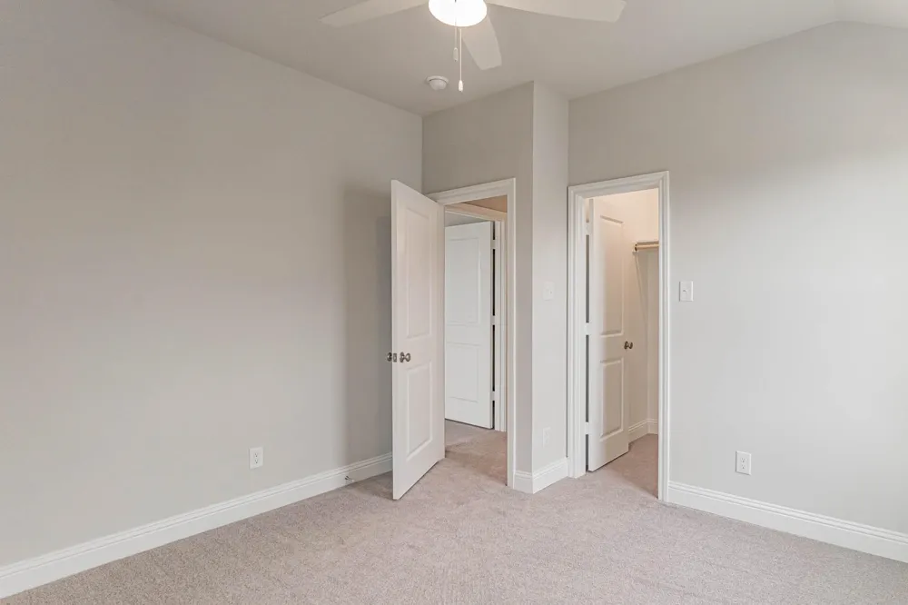 933 Carnation Drive Crowley, TX 76036