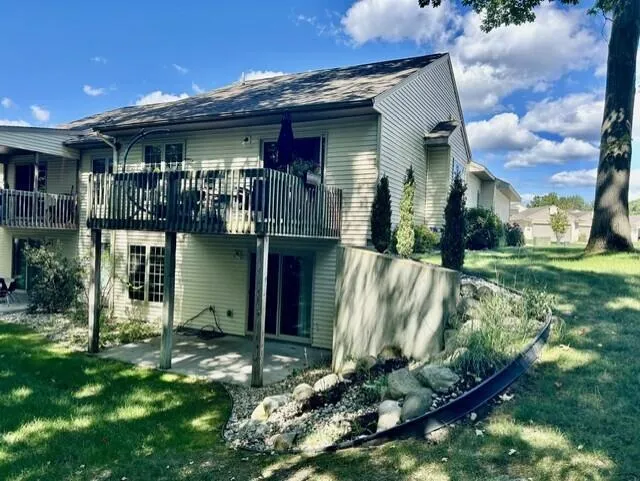 1231 S Timberview Drive #15 Whitehall, MI 49461