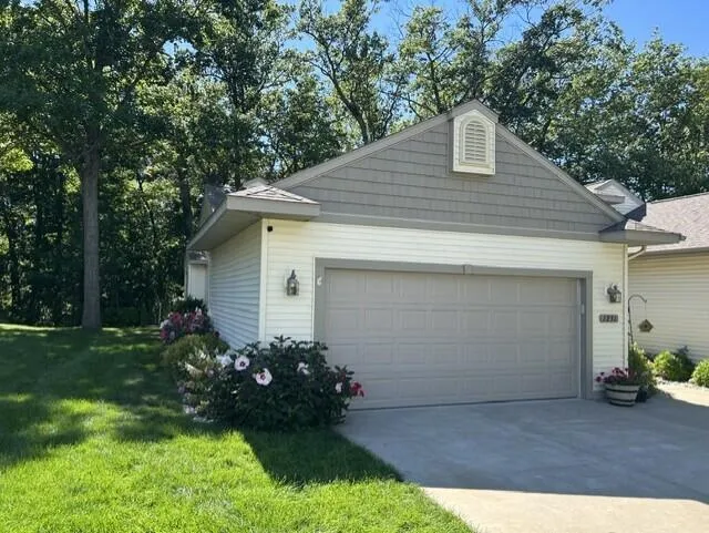 1231 S Timberview Drive #15 Whitehall, MI 49461