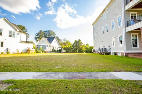 805 E Front Street