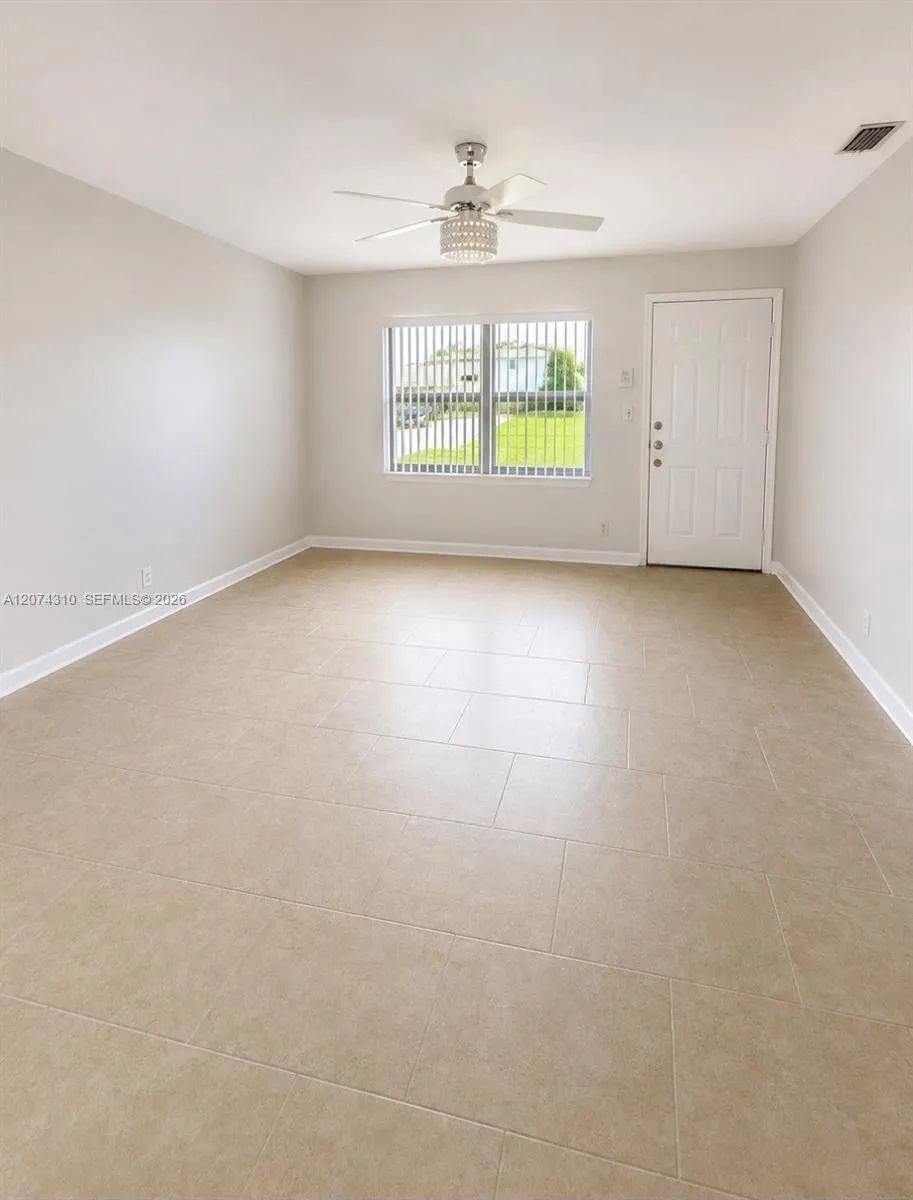 539 Sabal Palm Dr Lake Park, FL 33403