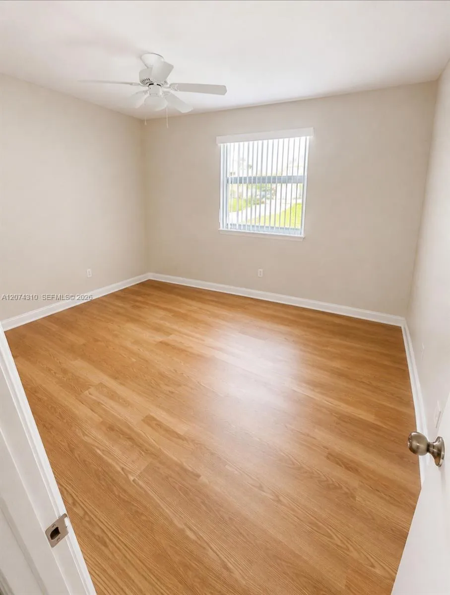 539 Sabal Palm Dr Lake Park, FL 33403