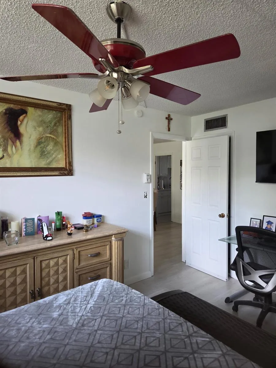 3070 NW 48TH TERRACE #415 Lauderdale Lakes, FL 33313