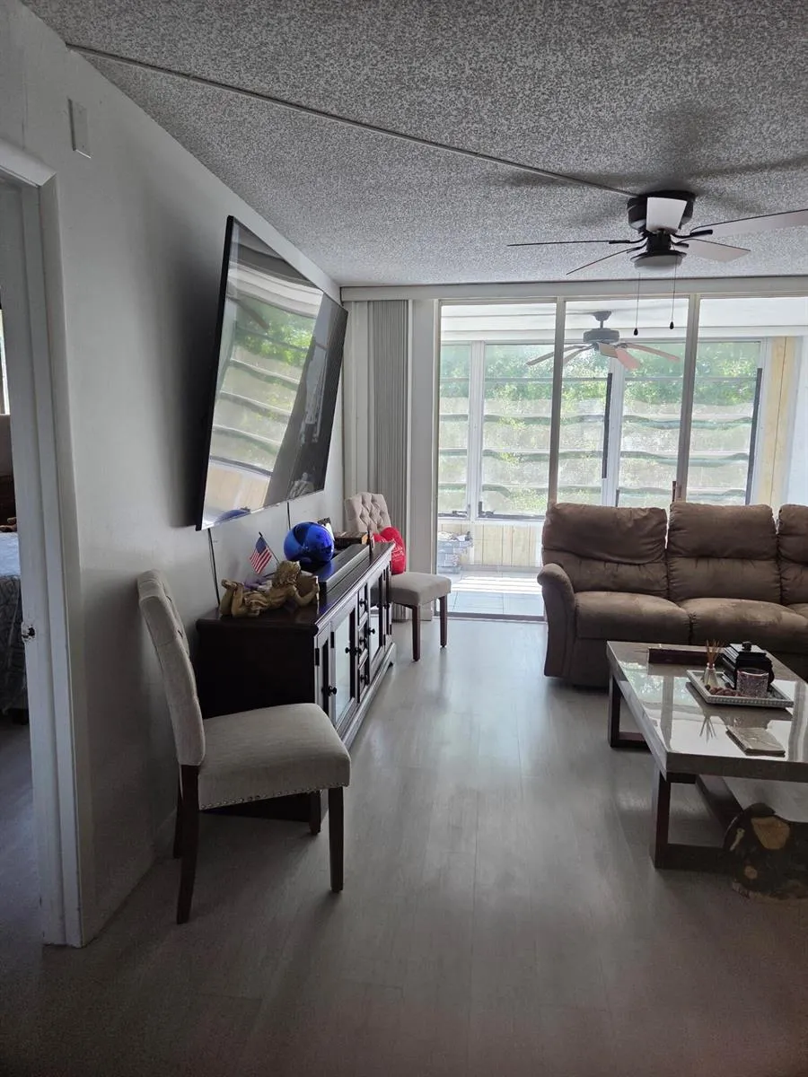 3070 NW 48TH TERRACE #415 Lauderdale Lakes, FL 33313