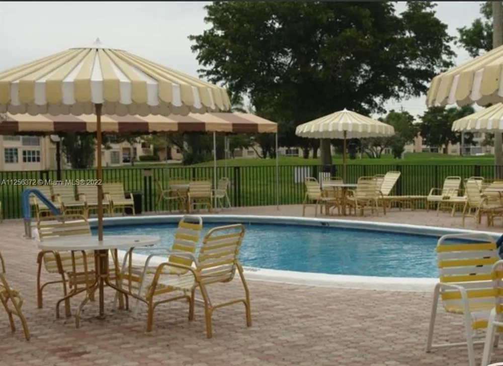 9801 Sunrise Lakes Boulevard #208 Sunrise, FL 33322