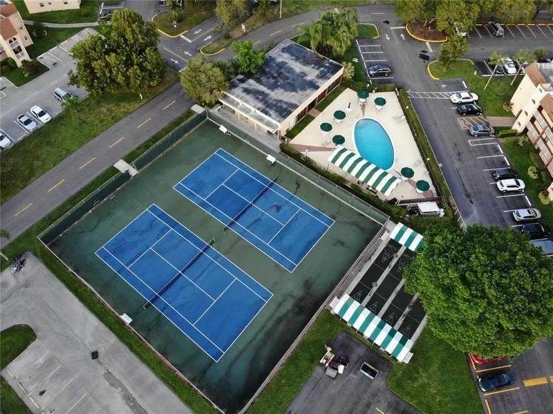 9801 Sunrise Lakes Boulevard #208 Sunrise, FL 33322