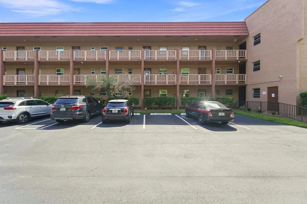 9801 Sunrise Lakes Boulevard #208 Sunrise, FL 33322