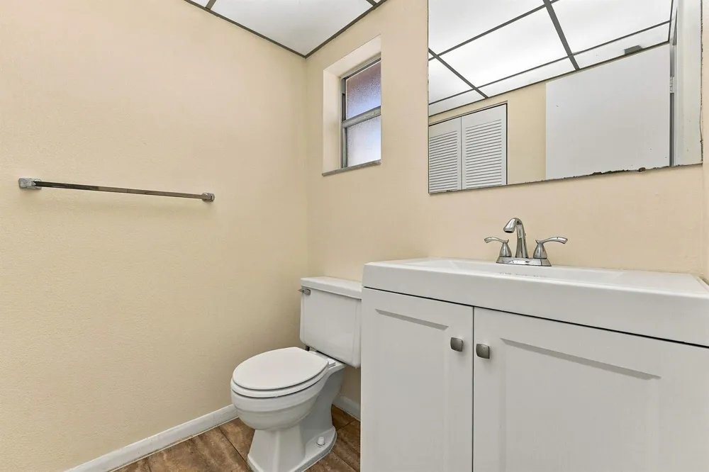 9801 Sunrise Lakes Boulevard #208 Sunrise, FL 33322
