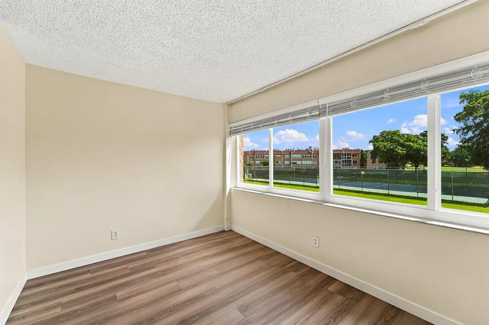 9801 Sunrise Lakes Boulevard #208 Sunrise, FL 33322