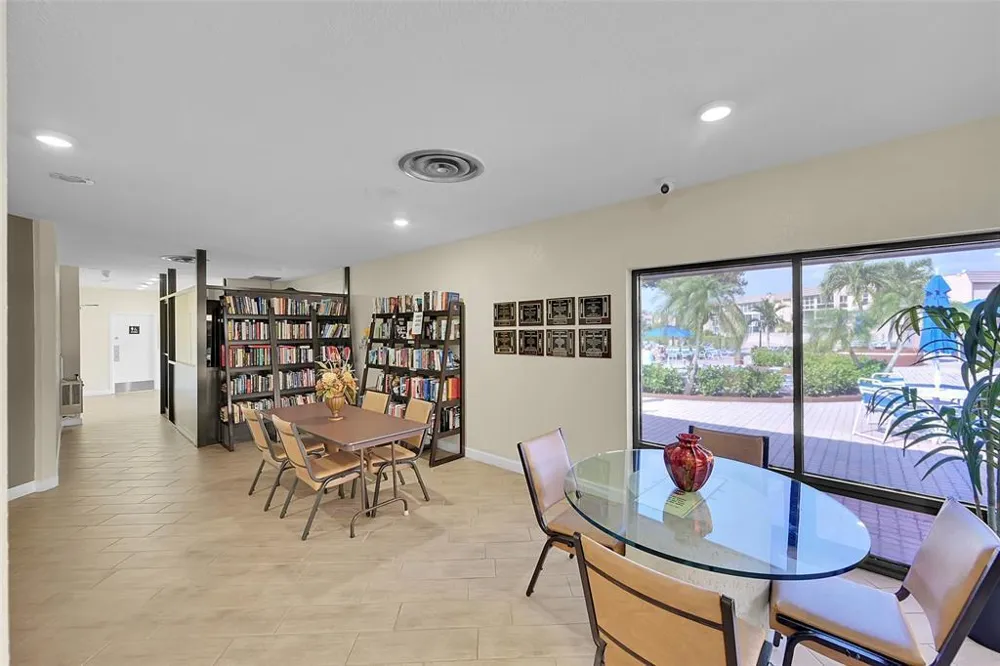 9801 Sunrise Lakes Boulevard #208 Sunrise, FL 33322