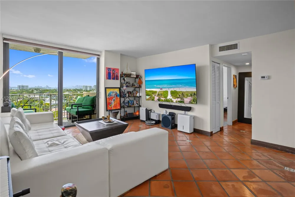 2350 NE 135th St #1204 North Miami, FL 33181