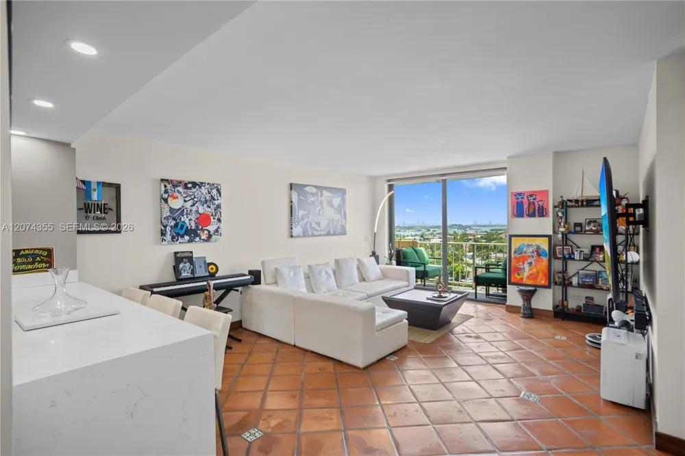 2350 NE 135th St #1204 North Miami, FL 33181
