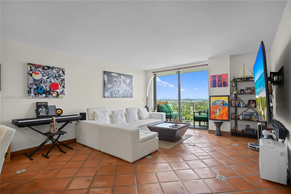 2350 NE 135th St #1204 North Miami, FL 33181