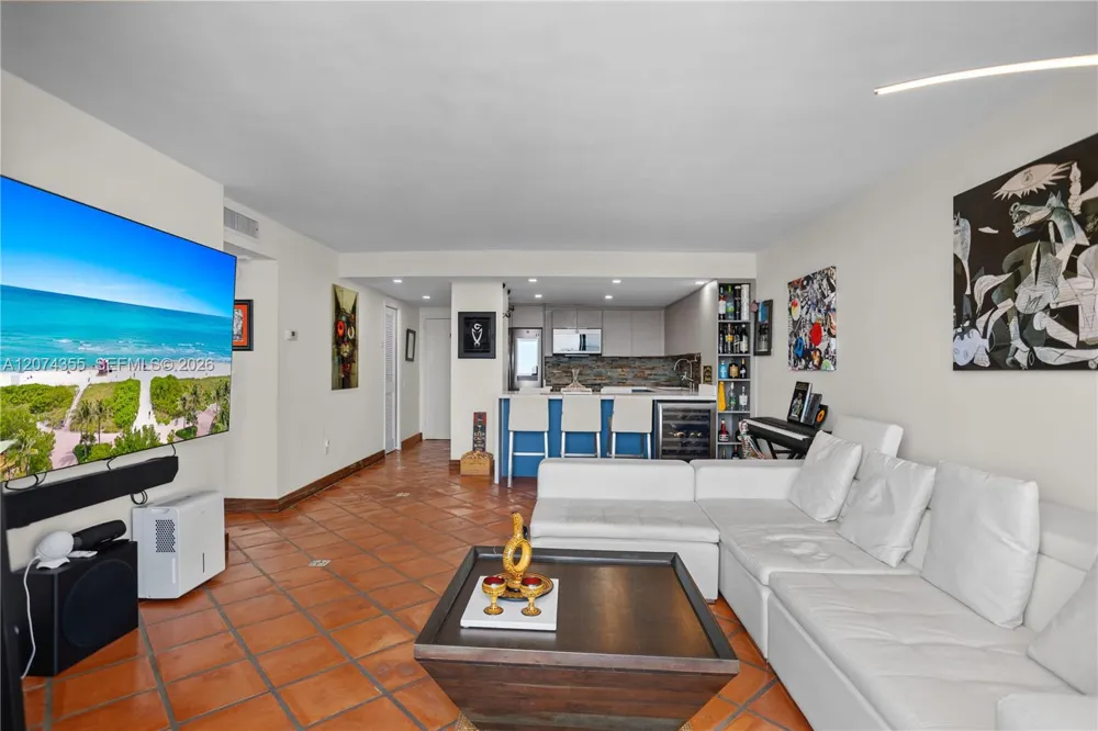 2350 NE 135th St #1204 North Miami, FL 33181
