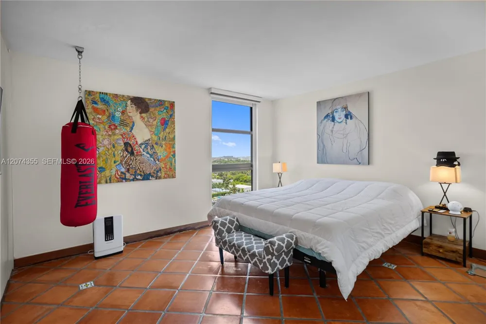 2350 NE 135th St #1204 North Miami, FL 33181