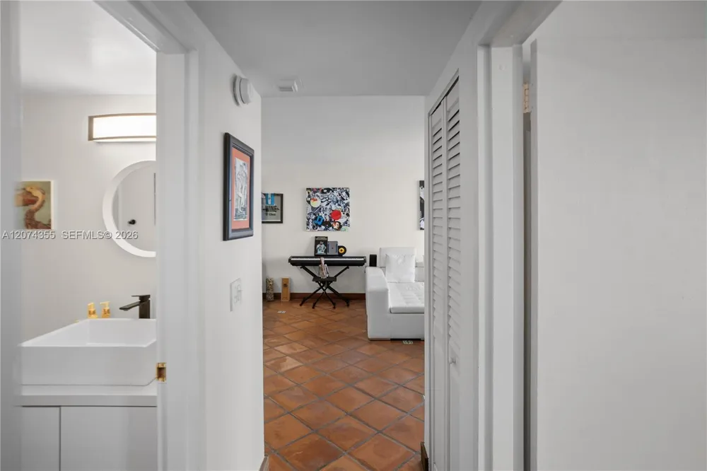 2350 NE 135th St #1204 North Miami, FL 33181
