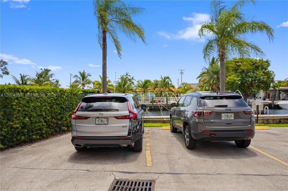 2350 NE 135th St #1204 North Miami, FL 33181