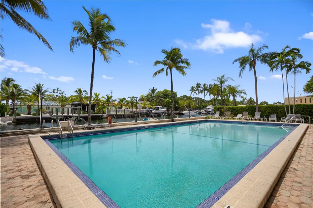 2350 NE 135th St #1204 North Miami, FL 33181