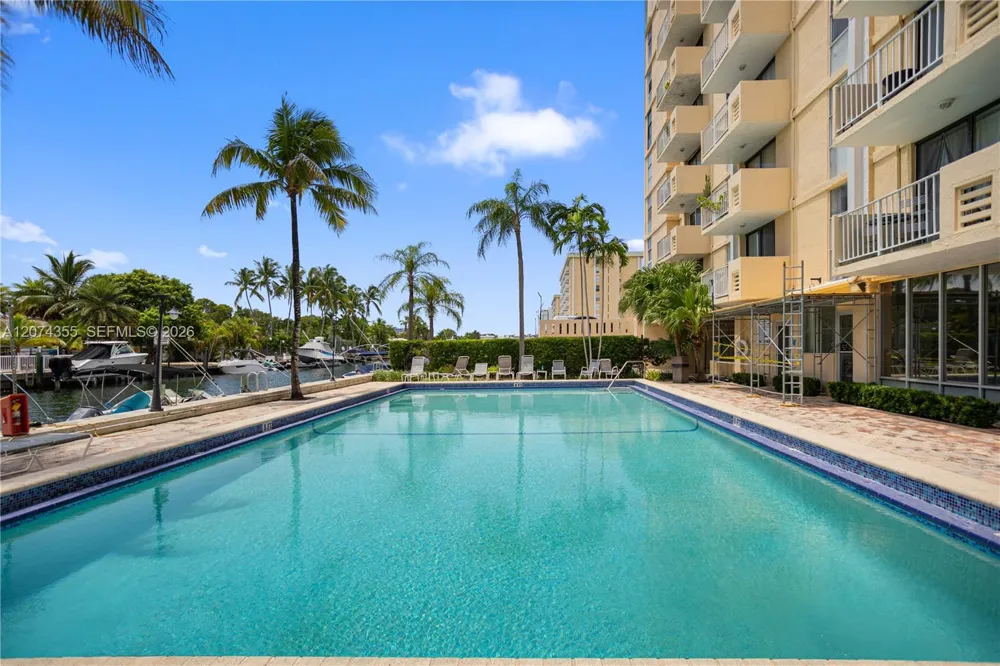 2350 NE 135th St #1204 North Miami, FL 33181