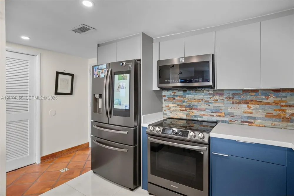 2350 NE 135th St #1204 North Miami, FL 33181