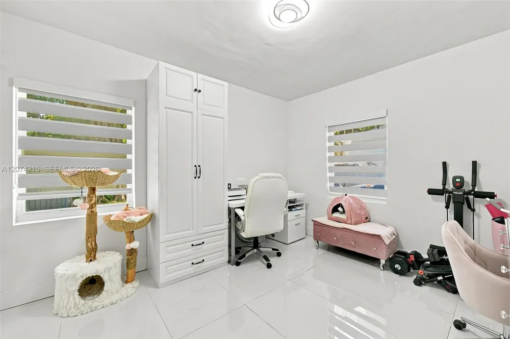 367 NE 86th St El Portal, FL 33138