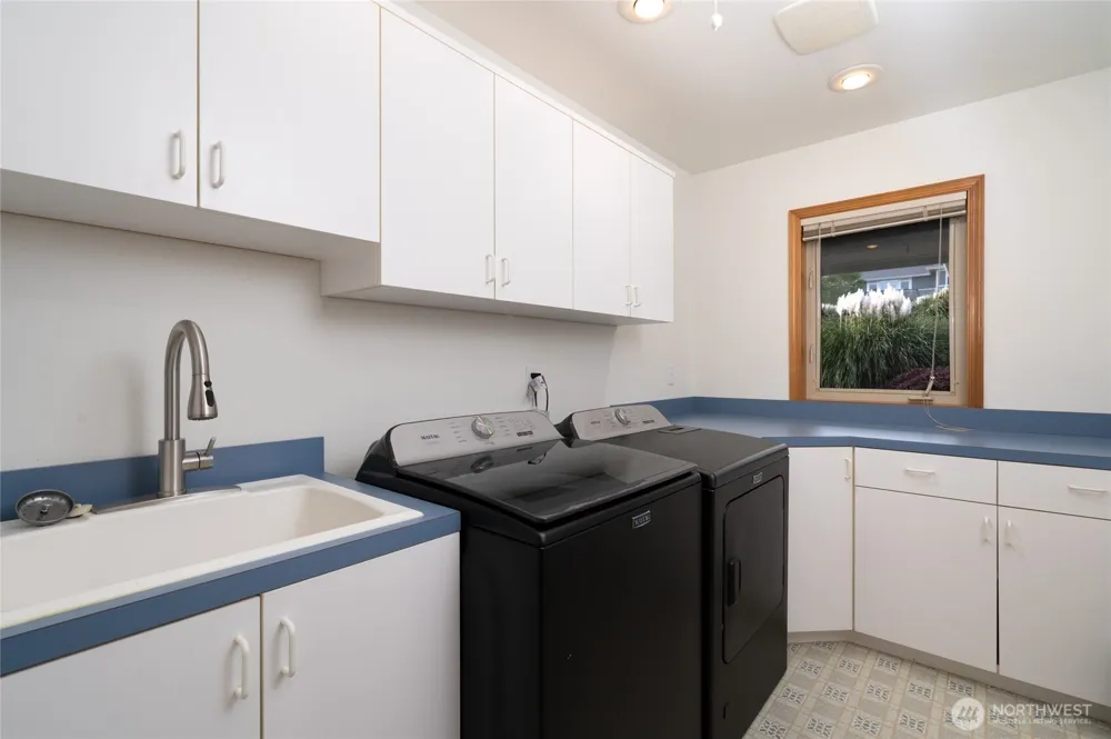 6404 Warren Street Anacortes, WA 98221