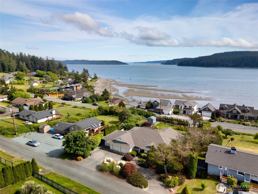 6404 Warren Street Anacortes, WA 98221