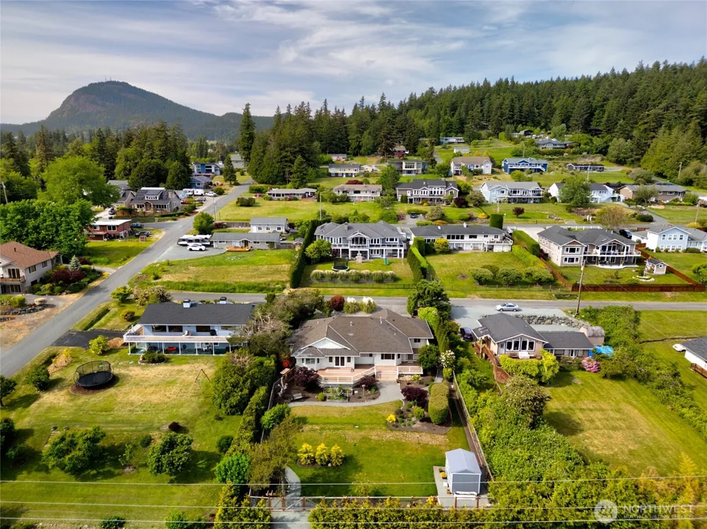 6404 Warren Street Anacortes, WA 98221