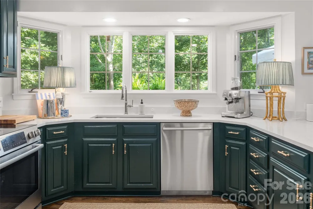 167 Skyview Circle Asheville, NC 28804