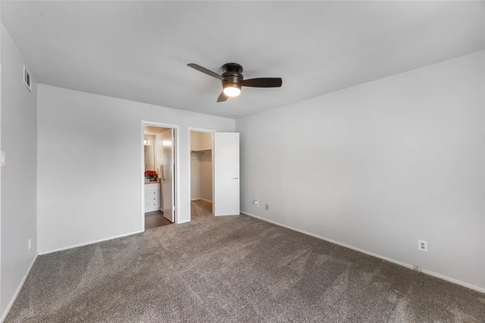 108 Harbor Drive #204 Runaway Bay, TX 76426