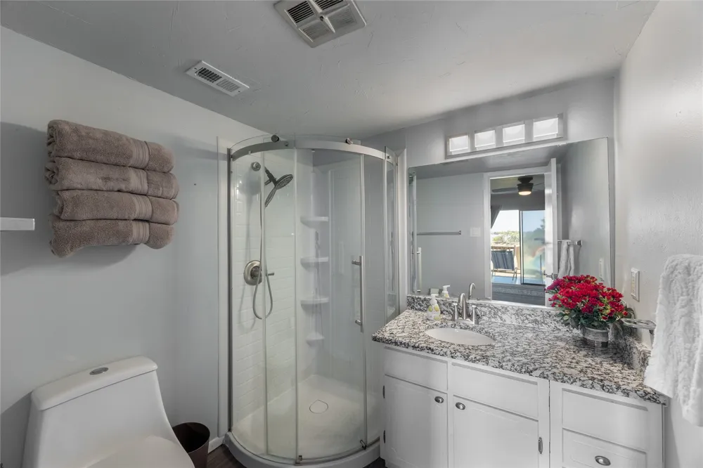 108 Harbor Drive #204 Runaway Bay, TX 76426