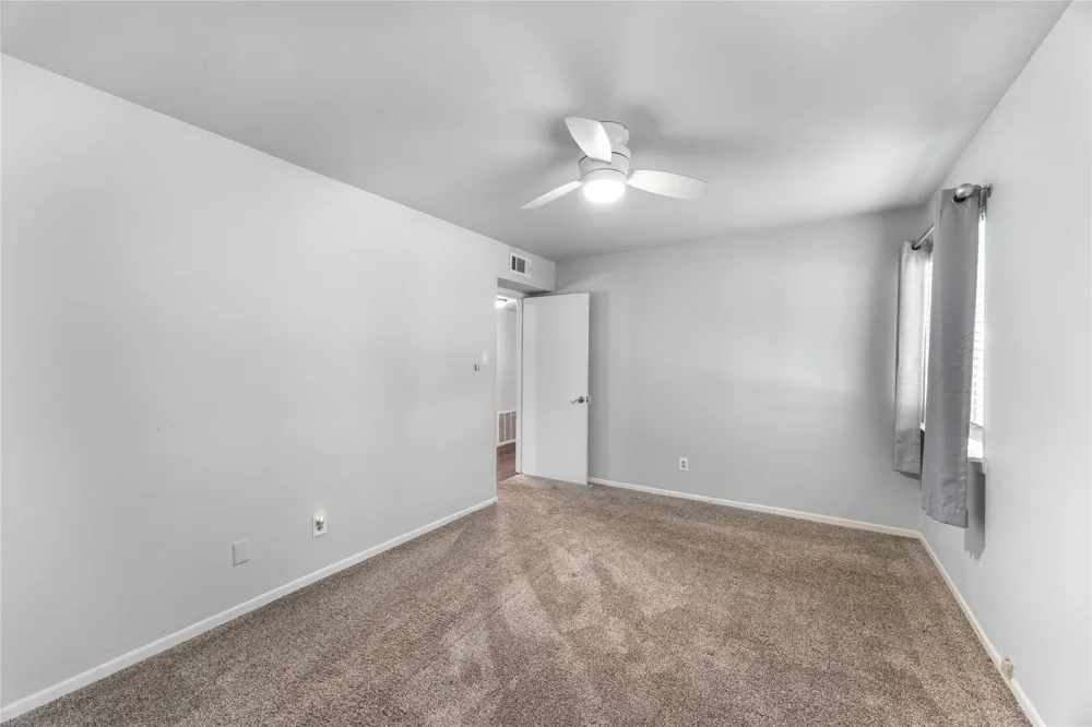 108 Harbor Drive #204 Runaway Bay, TX 76426