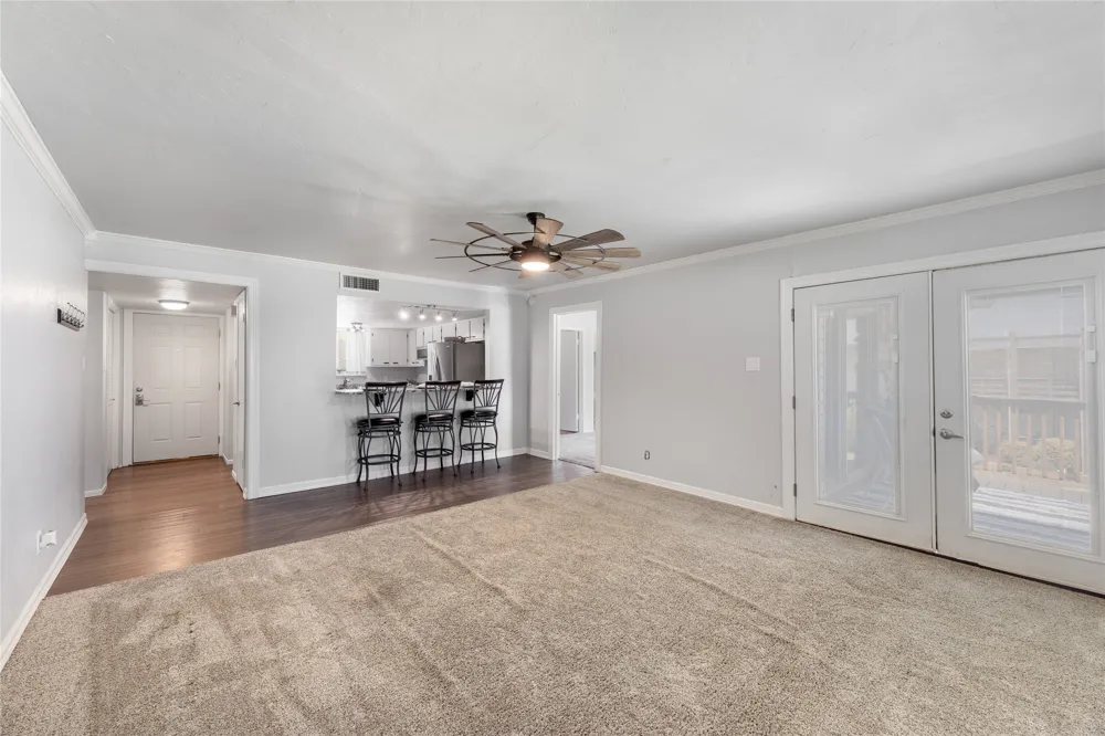 108 Harbor Drive #204 Runaway Bay, TX 76426
