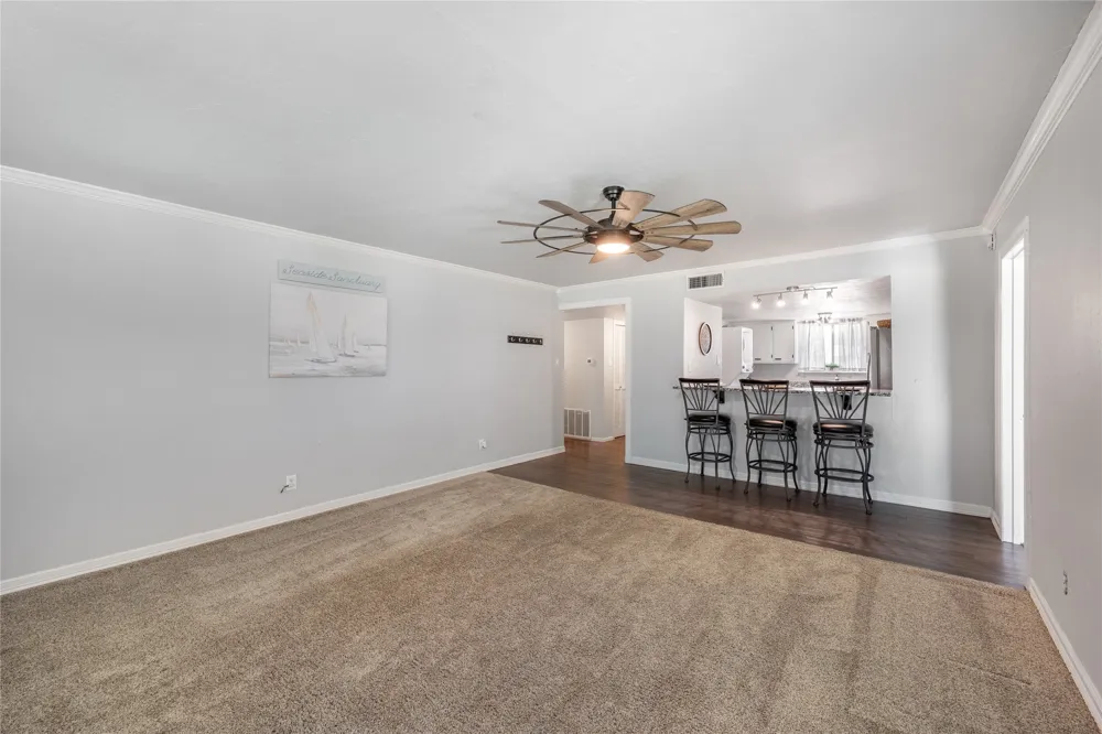 108 Harbor Drive #204 Runaway Bay, TX 76426