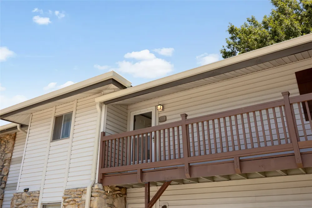 108 Harbor Drive #204 Runaway Bay, TX 76426