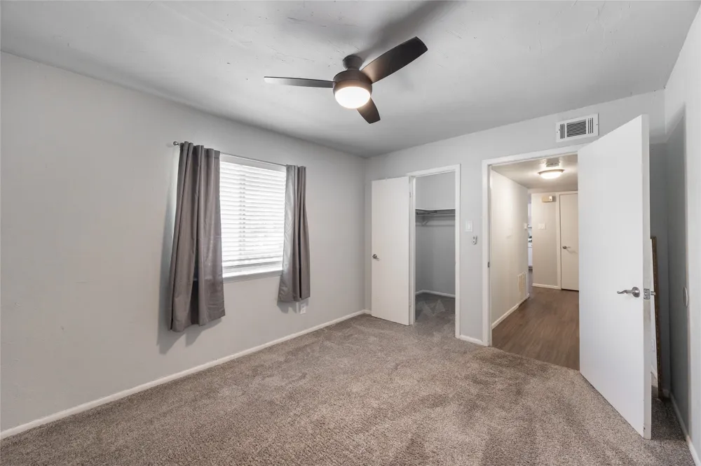 108 Harbor Drive #204 Runaway Bay, TX 76426