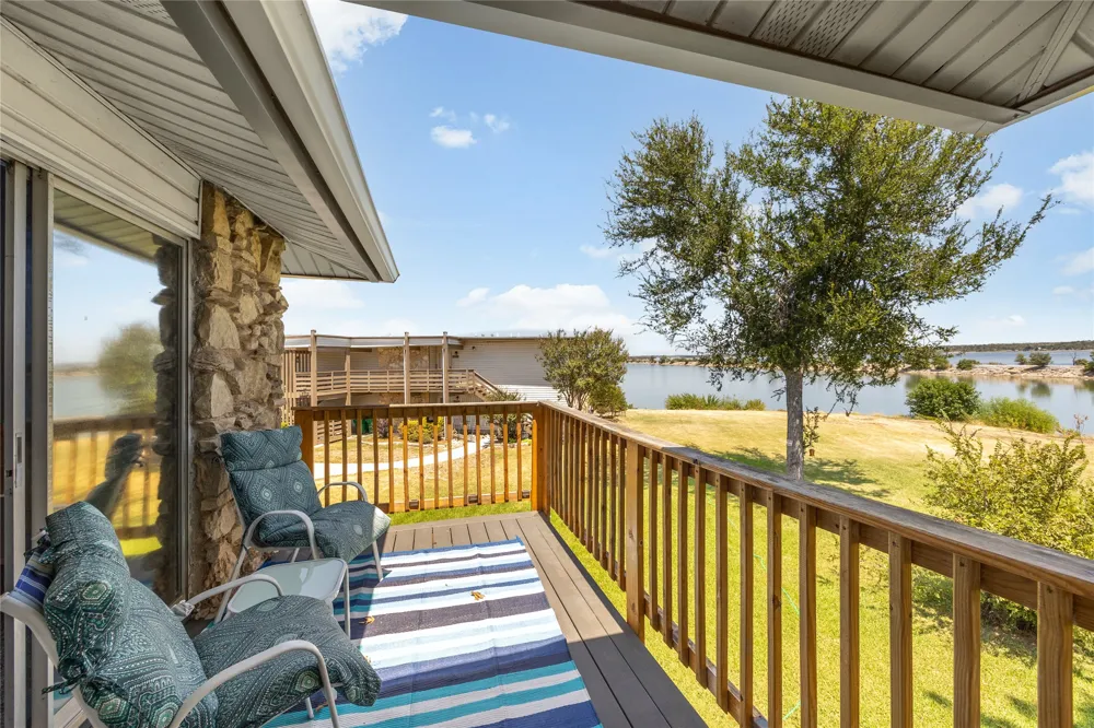 108 Harbor Drive #204 Runaway Bay, TX 76426