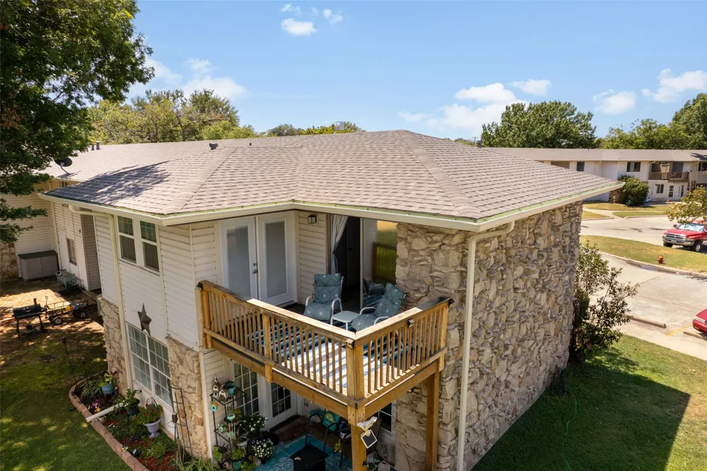 108 Harbor Drive #204 Runaway Bay, TX 76426
