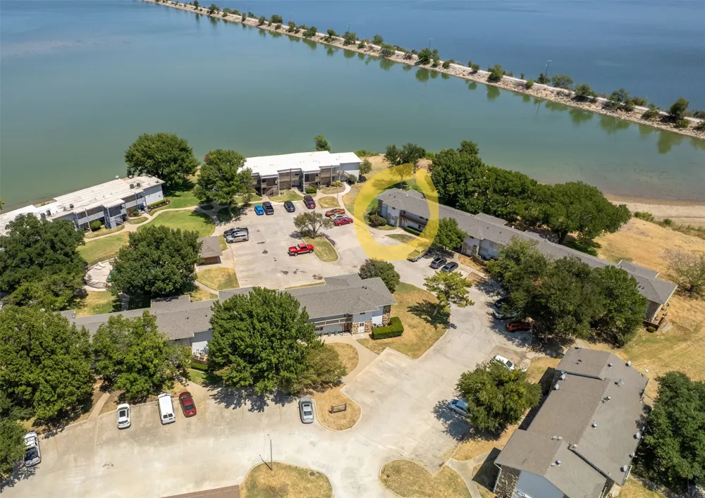 108 Harbor Drive #204 Runaway Bay, TX 76426