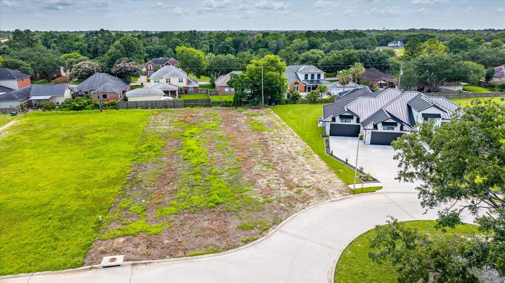 1618 Crown Oaks Court Pearland, TX 77581