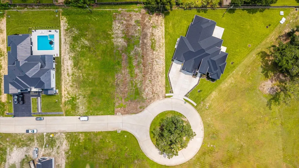 1618 Crown Oaks Court Pearland, TX 77581