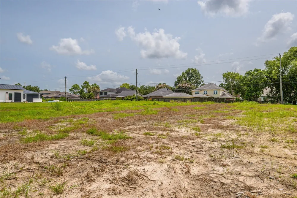 1618 Crown Oaks Court Pearland, TX 77581