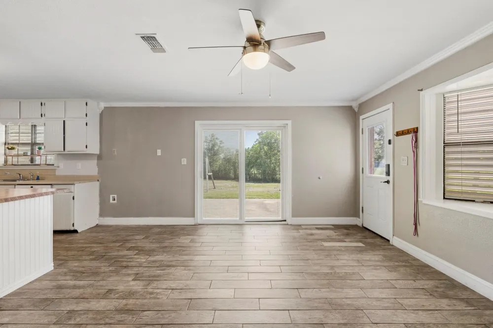 16101 Bluebird Street Santa Fe, TX 77517
