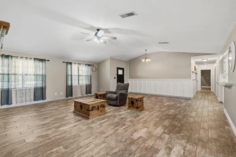 16101 Bluebird Street Santa Fe, TX 77517