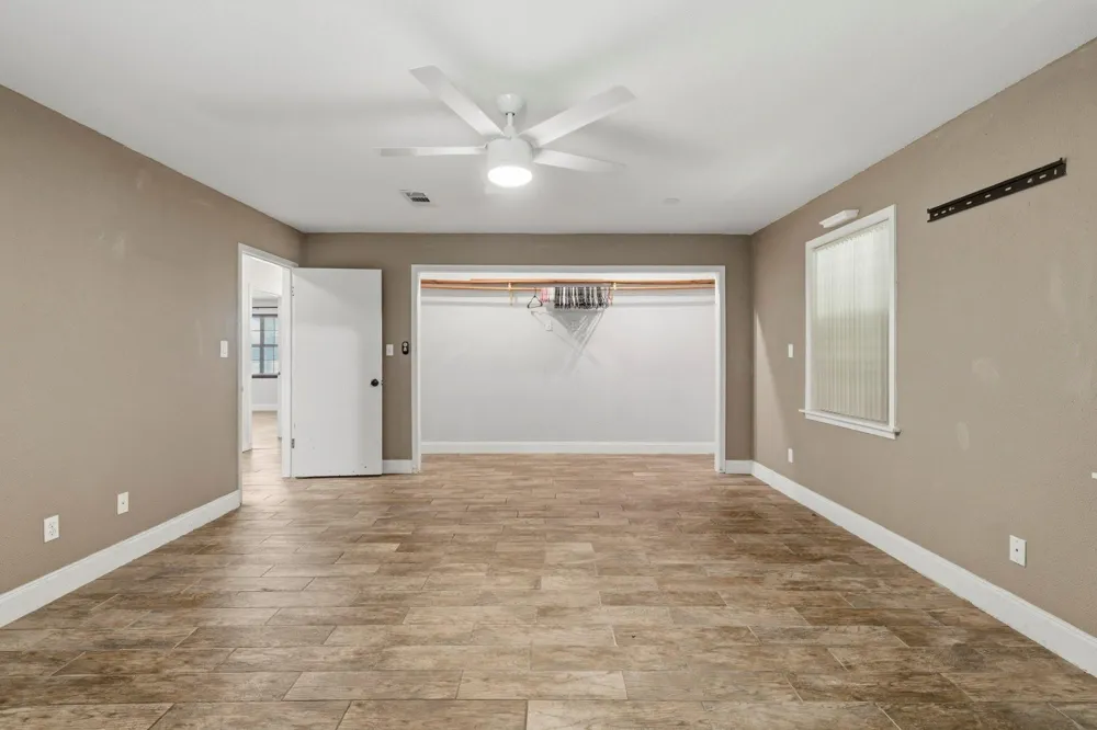 16101 Bluebird Street Santa Fe, TX 77517