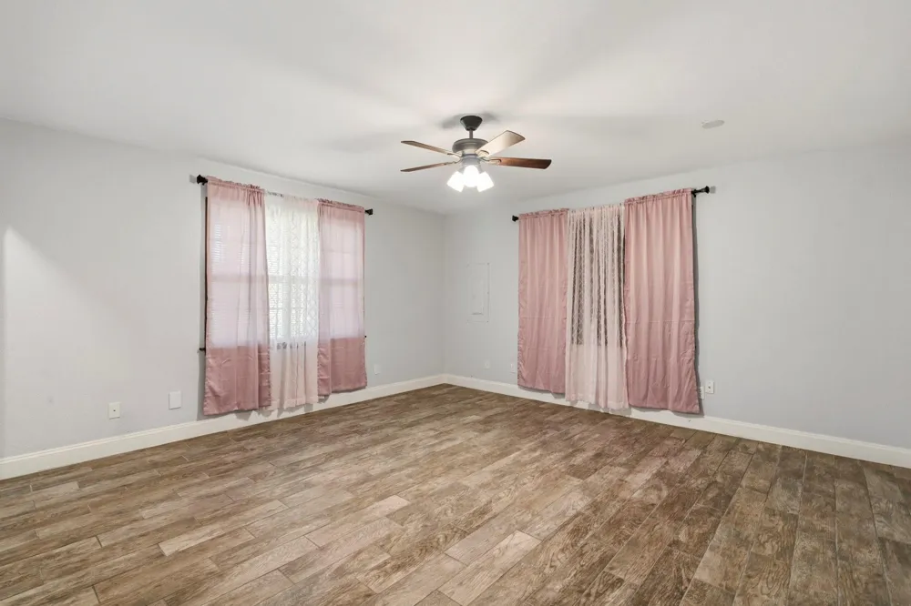 16101 Bluebird Street Santa Fe, TX 77517
