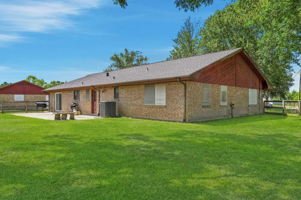 16101 Bluebird Street Santa Fe, TX 77517