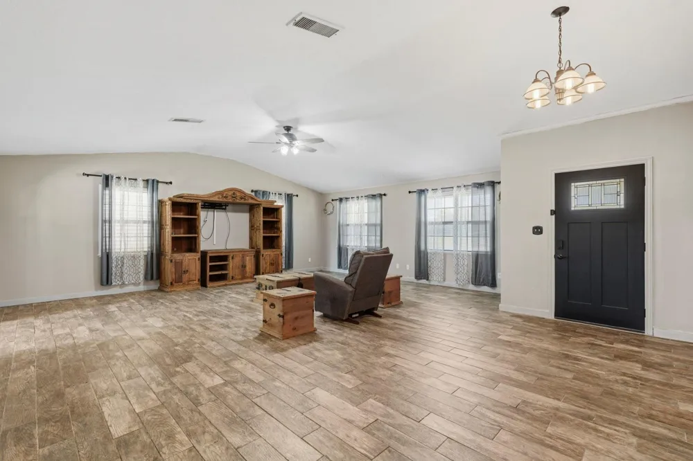 16101 Bluebird Street Santa Fe, TX 77517