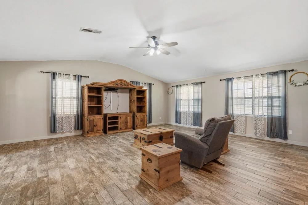 16101 Bluebird Street Santa Fe, TX 77517